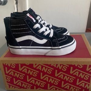 Sk8-Hi Zip Vans